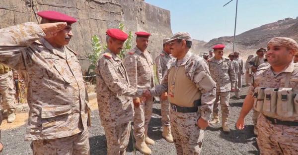 مصادر خاصة تكشف عن أسباب الظهور الاخير للواء علي محسن وزيارته لـ مأرب ونهم