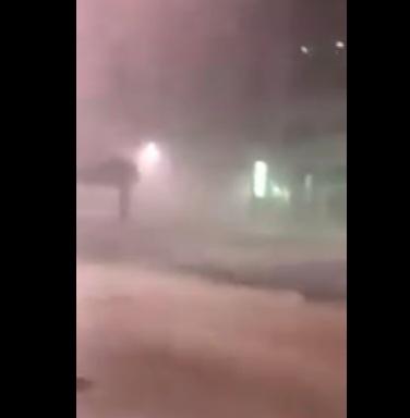 «أبو ظبي» تتعرض لضربة قوية ورياح عاتية فجر اليوم (فيديو)