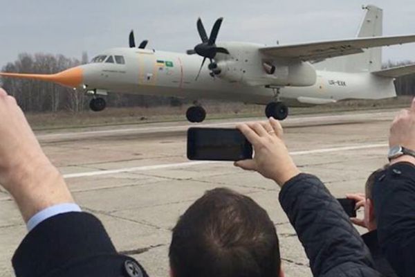 نجاح تجربة إقلاع الطائرة السعودية "أنتونوف AN-132"