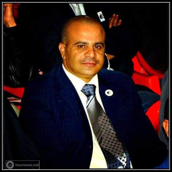 من هو عادل الهرش الذي تحدى ضباط في الحرس الجمهوري الحوثيين من المساس به واعتبروه خط أحمر ؟