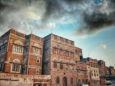 الحوثيون يطلقون سراح إمام مسجد الايمان بصنعاء بعد إصابته بجلطة