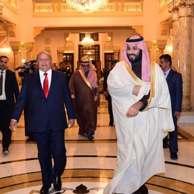 قناة تتحدث عن خلاف بين الرئيس هادي ومحمد بن سلمان.. وتكشف بماذا هدد الرئيس هادي بن سلمان
