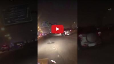 شاهد حادث مروع بالرياض بسبب سائق متهور (فيديو)