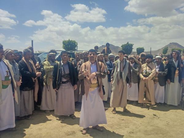 شاهد بالصورة: ابو علي الحاكم بصنعاء يحضر نكف قبلي بالسبعين