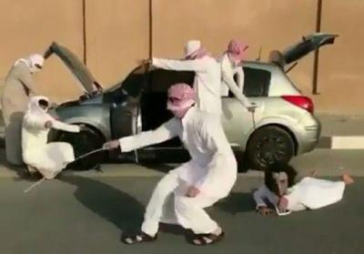محاكمة شباب وفتيات إماراتيين بسبب رقصة غريبة تسمى  متصوع.. فما هي؟ (فيديو)