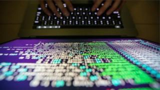 الصدفة تقود باحث في أمن الإنترنت الى ايقاف فيروس الفدية