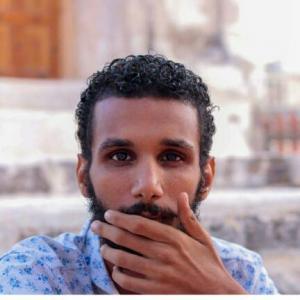 مقتل شاب في عدن بطريقة بشعة داخل مقهى انترنت (تفاصيل)