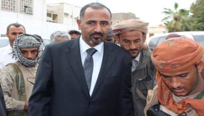 صحفي جنوبي يكشف عن خطأ كبير للزبيدي وبن بريك ويتهم  السعودية بحبسبهما داخل فندق وإضعافهما (صورة)