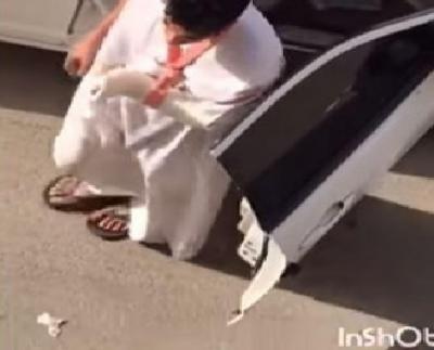 شرطة الرياض تطيح بعصابة السطو على سيارات في نهار رمضان (فيديو)