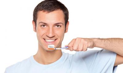 كيف تحصل على أسنان بيضاء بأقل التكاليف؟