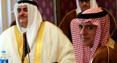 بالفيديو...وزير الخارجية الإماراتي يحبس ضحكته أثناء حديث الوزير السعودي الجبير