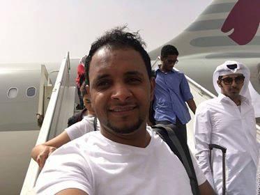 عريس يمني عالق في مطار الخرطوم يروي قصته ويبعث برسالة إلى المسؤولين اليمنيين (نصها)