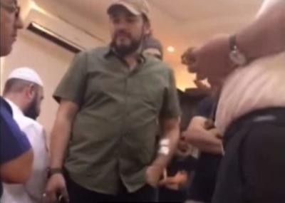 بعد قرار رفع رسوم المرافقين: مقيمون من هذه الجنسية العربية يحتجون ويطالبون قنصلية بلادهم بمغادرة السعودية