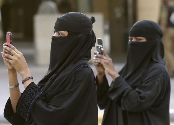 من هم المرافقين الذين ينتظرون إعفائهم من الرسوم بالسعودية؟
