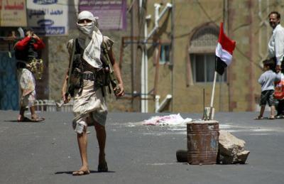حالة استنفار في تعز بعد مهاجمة مقر سري لحزب الإصلاح بقنبلة يدوية واشتباكات عنيفة (تفاصيل)