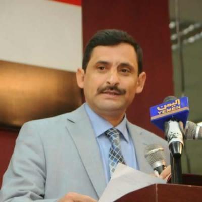وزير بحكومة صنعاء يكشف فضائح الحكومة ويدعو إلى فتح تحقيق ومحاكمة علنية للكشف عمن يقف خلف الأزمات (رسالة)