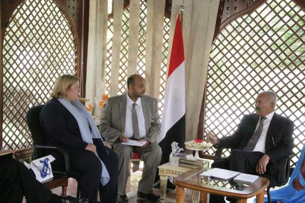 الرئيس الأسبق صالح يلتقي سفيرة الاتحاد الأوروبي وهذا نص ما قاله!