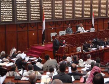 توجيهات الرئيس هادي بتمديد ولاية "مكافحة الفساد" تثير جدلاً في البرلمان