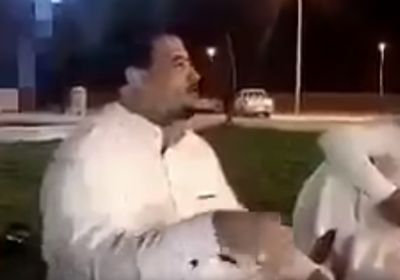 في السعودية: تفاخر بضرب «مقيم» وحرمانه من راتبه.. وهذا ما حصل له! (فيديو)