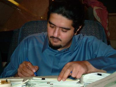 تغريدة "فجر" مثيرة للأمير عبد العزيز بن فهد.. "سأسافر.. وإذا لم اسافر .. فاعلموا أني قتلت"
