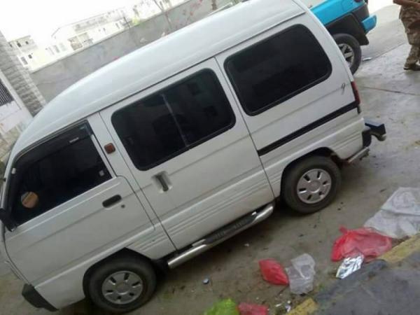 عدن : القبض على عصابة " الباص " في وضعية تلبس بينهم مسلح
