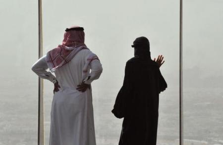 سعودية عنيفة تشج رأس زوجها بمساحة 10 غرز بعد تفوهه عليها بمثل شعبي