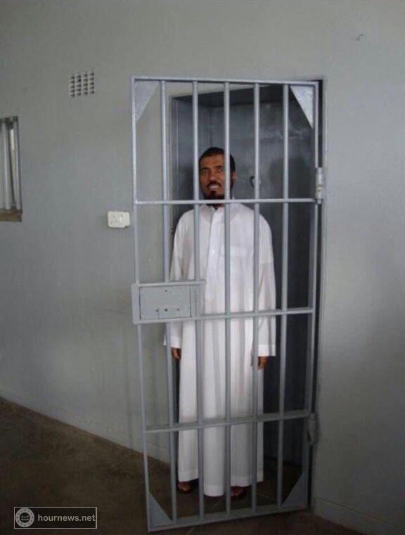 حقيقة اول صورة للشيخ سلمان العودة وهو خلف قضبان المعتقل