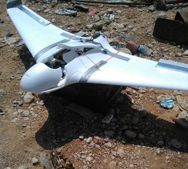 الجيش الموالي لهادي يسقط طائرة استطلاعية تابعة للحوثيين في الجوف (صورة)