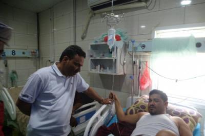 القيادي الجنوبي «الجوهري» يروي تفاصيل إصابته واغتيال شقيقه من قبل نقطة تابعة للامن بالتواهي (صور)