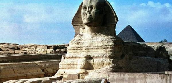 صحيفة بريطانية: ثقب في رأس "أبو الهول" يقود إلى سر هائل
