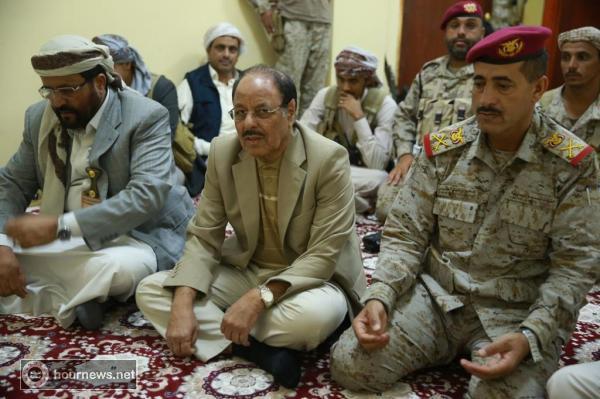 عاجل: اول صورة للفريق «علي محسن الأحمر» في مأرب بعد مزاعم الحوثيين باستهداف موكبه في نهم