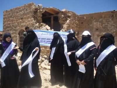 بتنسيق من منظمة رقيب الحقوقية ....  فريق صحفي وحقوقي نسائي يزور نهم ويطلع على اوضاع النساء والاطفال المنتهكة 