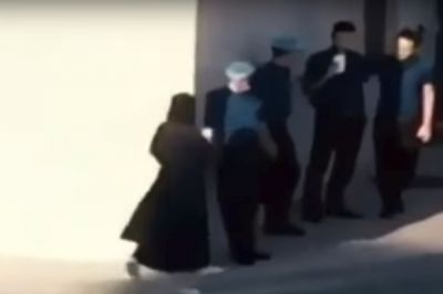 شرطة مكة توضح ملابسات فيديو "لقاء المنتقبة وعامل المطعم"