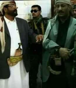 شاهد.. أحدث صورة للعميد الركن «طارق صالح» ومن هو الشيخ الذي يقف بجانبه؟