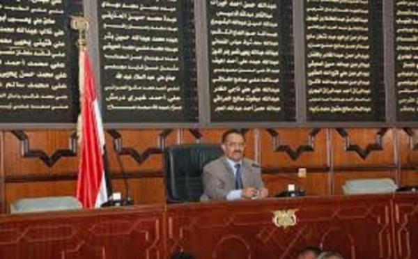 مصادر استخباراتية تكشف سبب لقاء الصماد بصادق وحمير الأحمر و مخطط للحوثيين لقتل رئيس مجلس النواب.. لهذا السبب!