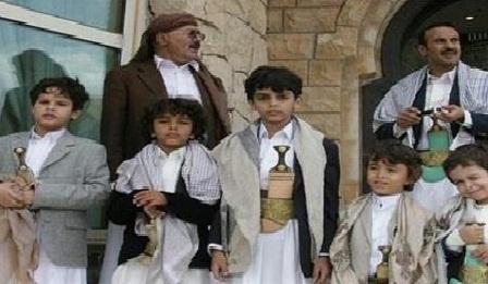 سلطنة عمان تعلن رسميا وصول 22 من افراد اسرة صالح الى اراضيها
