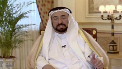 بالفيديو: حاكم الشارقة يرفع أذان الفجر بنفسه بعد تأخر المؤذن