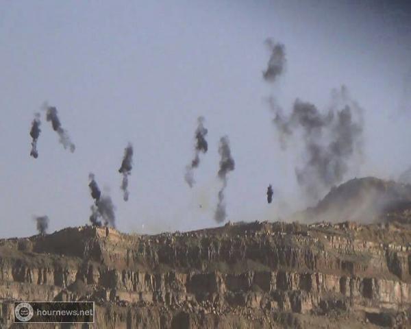 شاهد.. حقيقة القنابل العنقودية التي في هذه الصورة