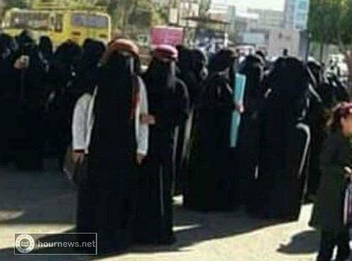 ما قصة العمائم والشيلان (الرجالية) اللاتي ارتدنها النساء اليوم اثناء مظاهرتهن في ميدان التحرير (حصري + صور)