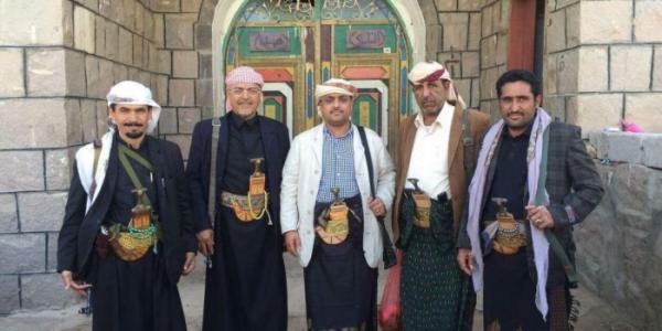 بعد قصف الحوثيين منزل الشيخ «ياسر العواضي» توتر وحشد في قبيلة «آل عواض» بالبيضاء