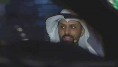 امرأة تقتحم بسيارتها استوديو لقناة إماراتية خلال بث مباشر.. شاهد ماذا حدث !