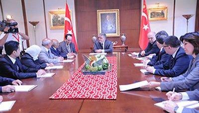 باسندوة يلتقي غول وأوردغان ويقول إن اليمن تطمح للاستفادة من التجربة التركية.