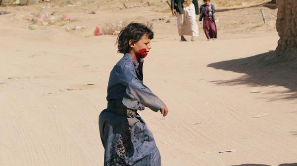يمني يتهم الحوثيين بتجنيد ابنه وإعادته ميتاً