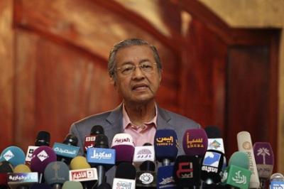 مهاتير محمد مستعد لتقديم استشارات اقتصادية للحكومة اليمنية ويقول ان توفر الأمن مهم لجذب المستثمرين