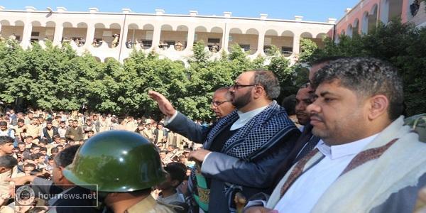 جماعة الحوثي تعلن يوم غدٍ الإثنين عطلة للمدارس والوزارات وتلزمهم بالحضور إلى السبعين