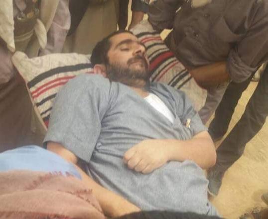 إطلاق سراح أحد المختطفين في سجون الحوثي بصنعاء وهو مصاباً بشلل كامل (صور)