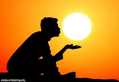 صحف بريطانية تنشر صوراً لشاب سعودي يتلاعب بالشمس 