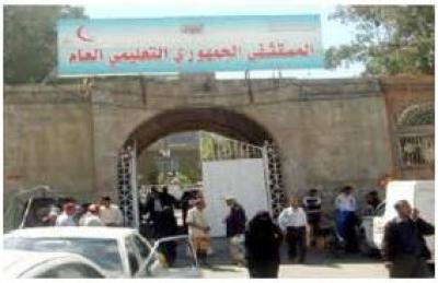 وفاة مواطنين داخل المستشفى الجمهوري في تعز لغياب الكادر الطبي في قسم الاسعاف