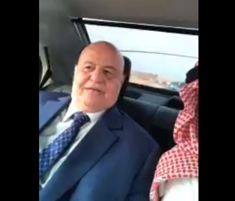 أول فيديو سيلفي للرئيس هادي هادي وهو يعلق على مناورات درع الخليج المشترك 1 بالسعودية