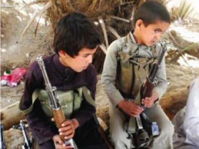 مقتل 159 طفلاً خلال 2011 تقرير أممي يكشف عن تزايد تجنيد الأطفال باليمن